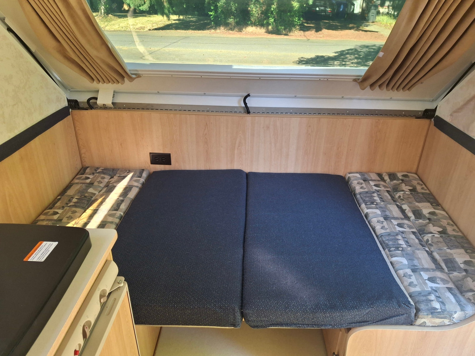 dining bench