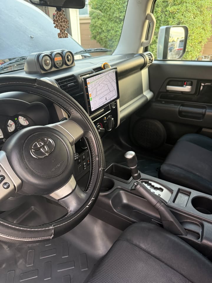 2008 Toyota FJ Cruiser · Sport Utility 2D in Concord, CA (photo 2)