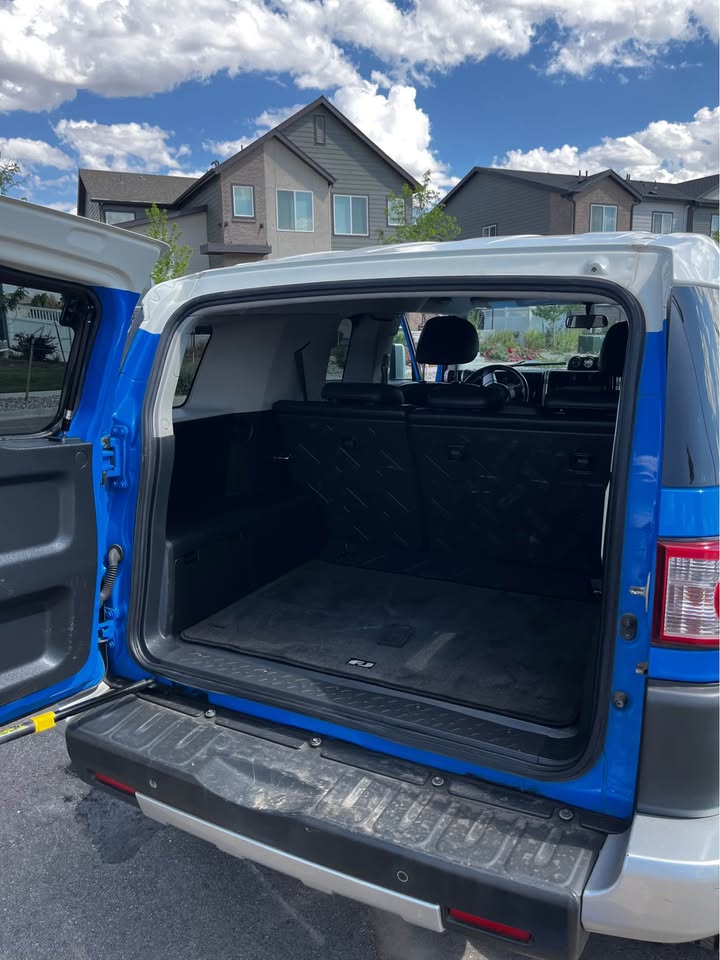 2007 Toyota FJ Cruiser · Sport Utility 2D in Aurora, CO (photo 12)