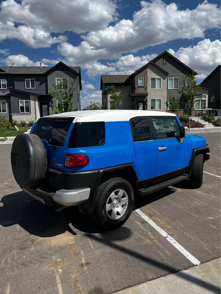 2007 Toyota FJ Cruiser · Sport Utility 2D in Aurora, CO (photo 7)