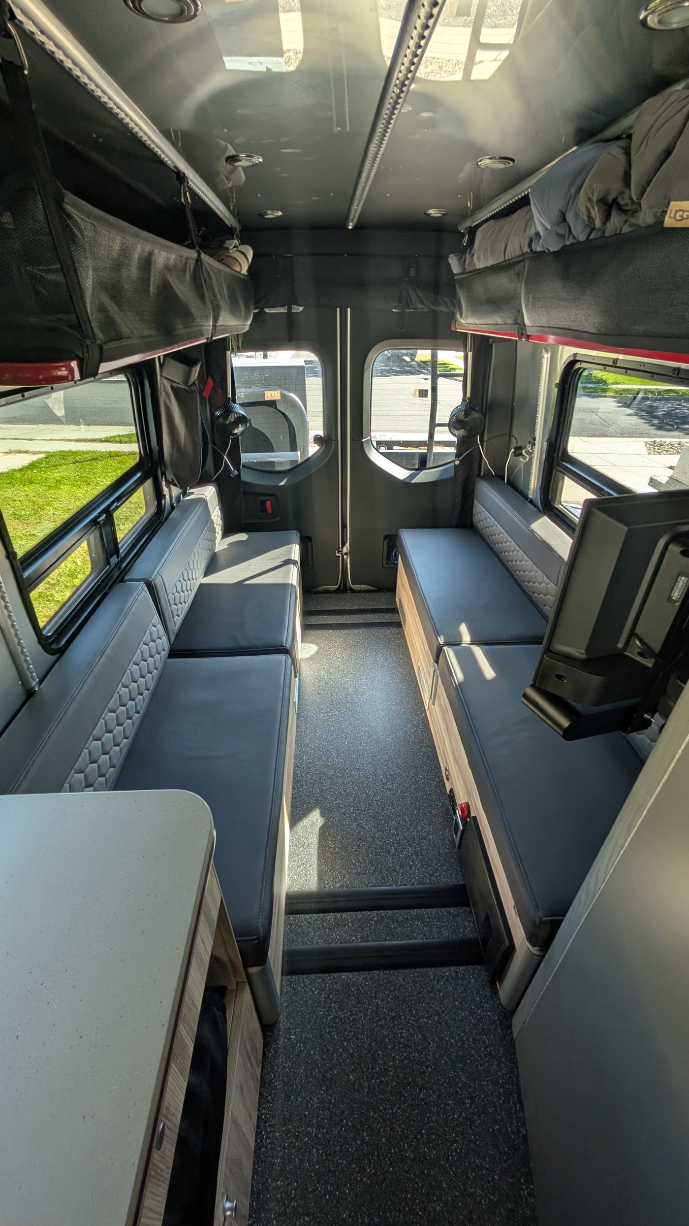 Airsteam Insterstate 24x - Luxury Off the Grid Van — photo 8