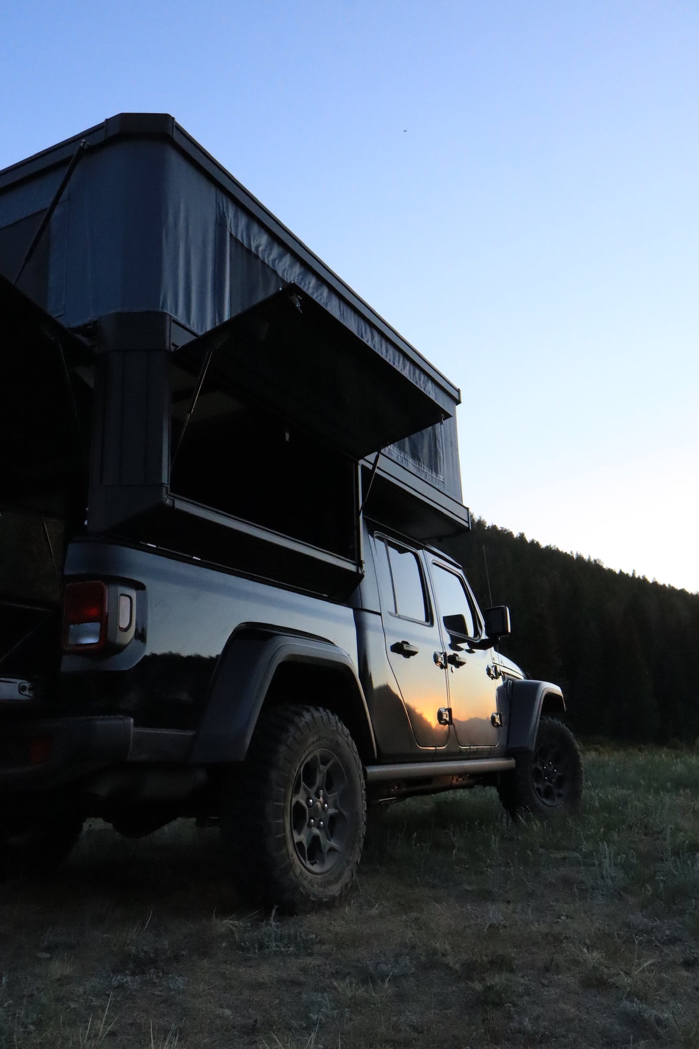Tune Outdoor M1 on 2023 Jeep Gladiator Willys