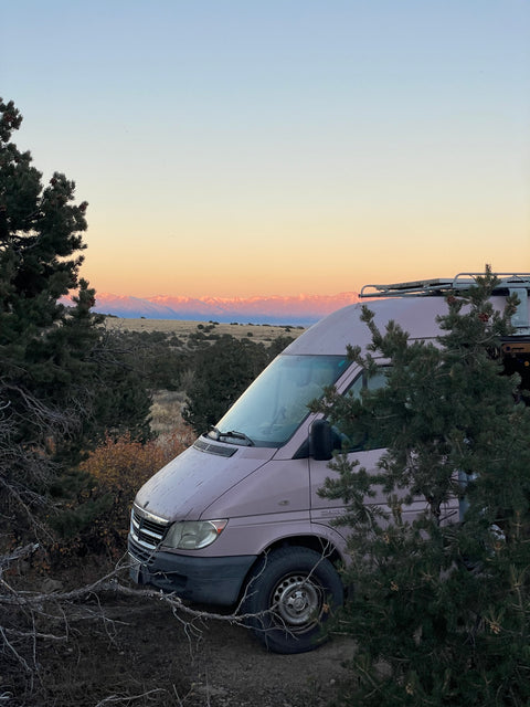 Sprinter Van w wooden cabin, heater, queen bed overland rental