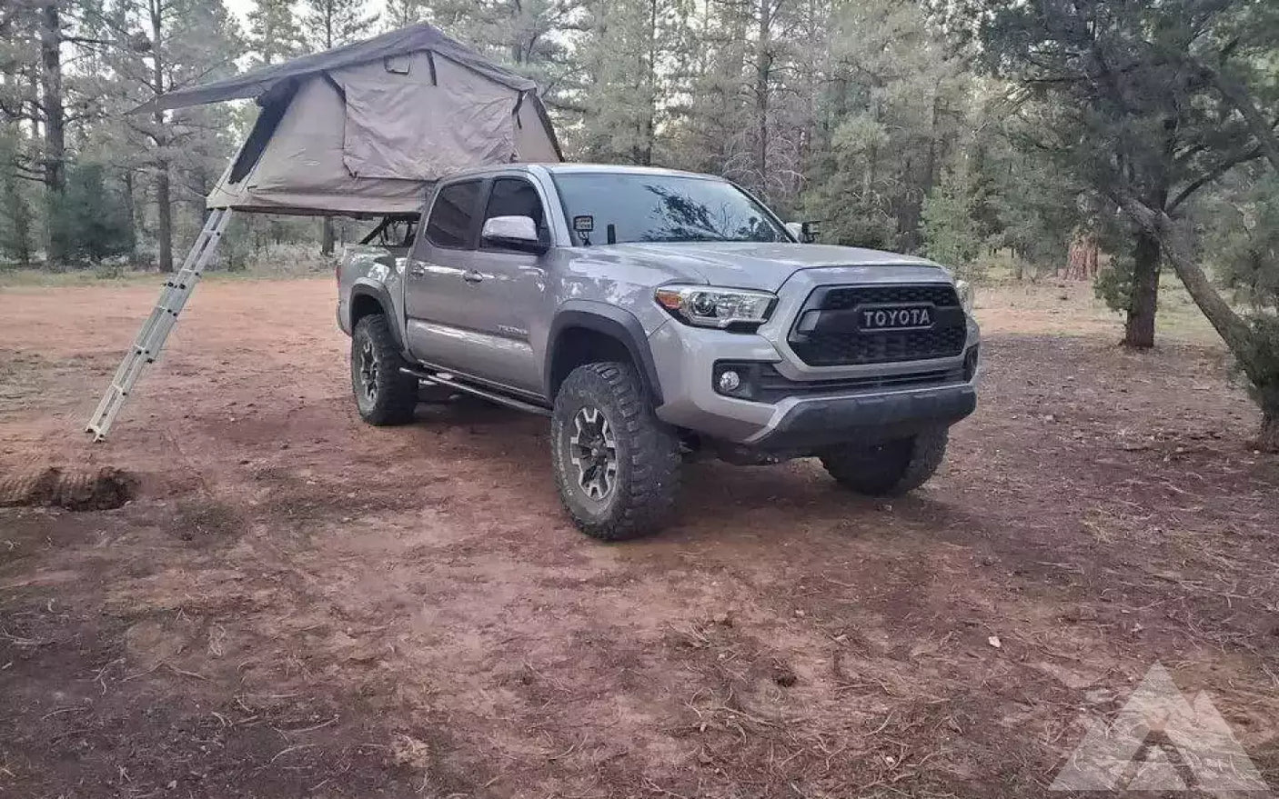 Smittybilt overlander Roof Top Tent — used rooftop tents for sale (photo 3)