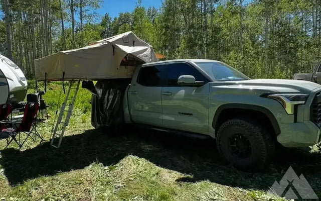 Smittybilt Overlander XL 4 Person Roof Top Tent — photo 3