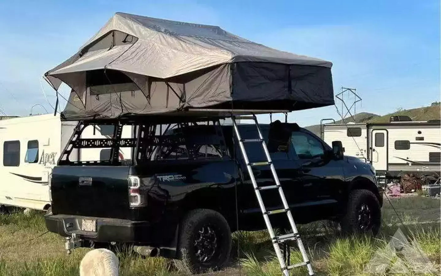 Smittybilt XL Overlander Gen2 Rooftop Tent — used rooftop tents for sale (photo 2)