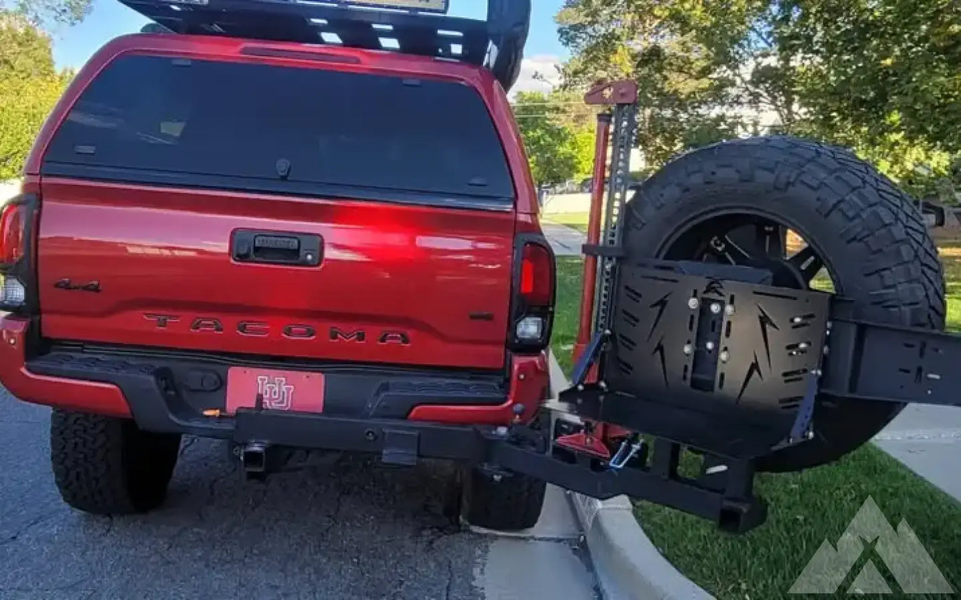 SWINGOUT HITCH SPARE TIRE CARRIER, HIGH LIFT JACK — used tire carriers & swing outs for sale (photo 3) — photo 3