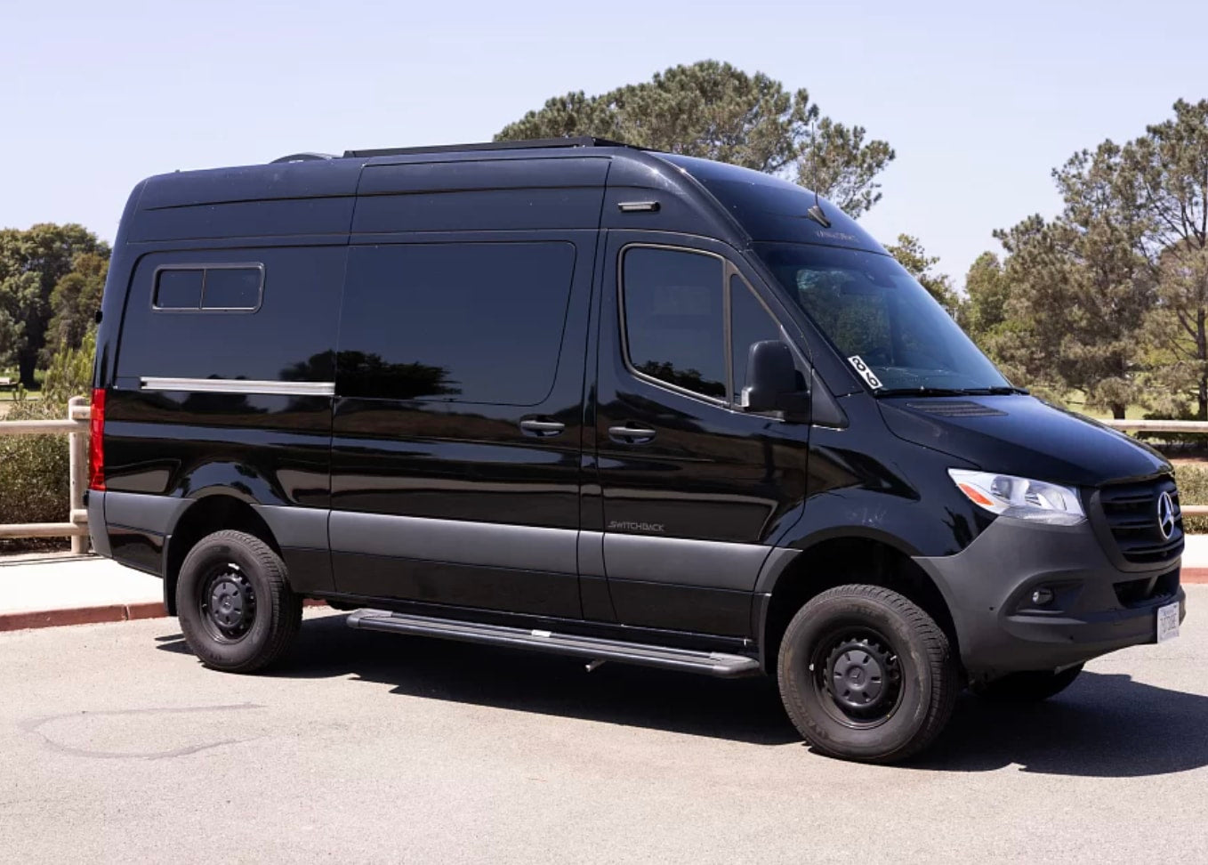 Black Knight: 2022 Vanworks Switchback 4D - GlampersCA