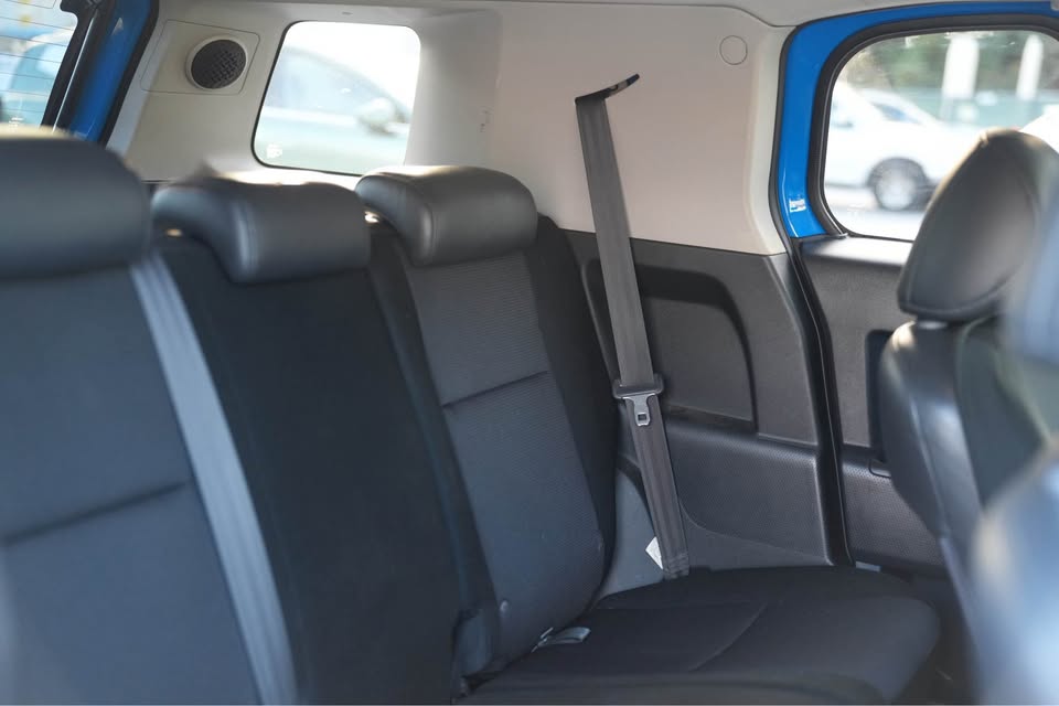2007 Toyota FJ Cruiser · Sport Utility 2D in Los Angeles, CA (photo 5)