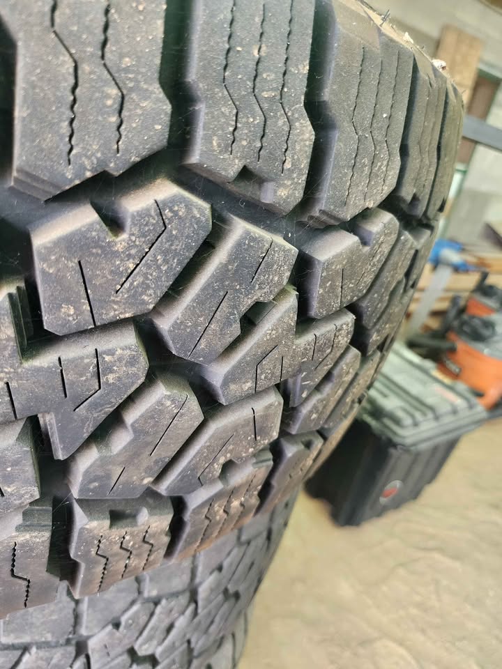 Falken wildpeak 325/65R18 set in Grantsville, UT (photo 4) — photo 4