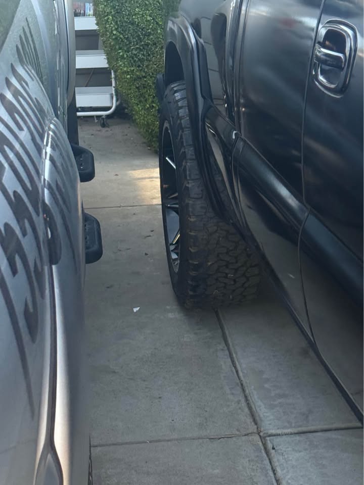 BFGoodrich All-Terrain T/A KO2 Tires with Force Offroad Rims LT275/60R20 ———- 6lugs in Fresno, CA (photo 3)