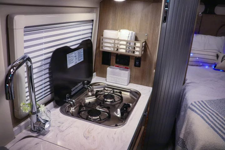 "Lux" 2022 Winnebago 59G, Fully Contained OFF Grid Capable! Air Conditioned — photo 8