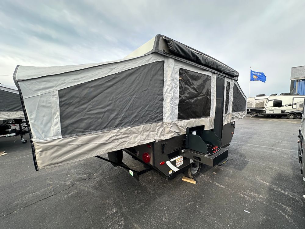 Experience camping with this pop-up camper! An excellent RV rental