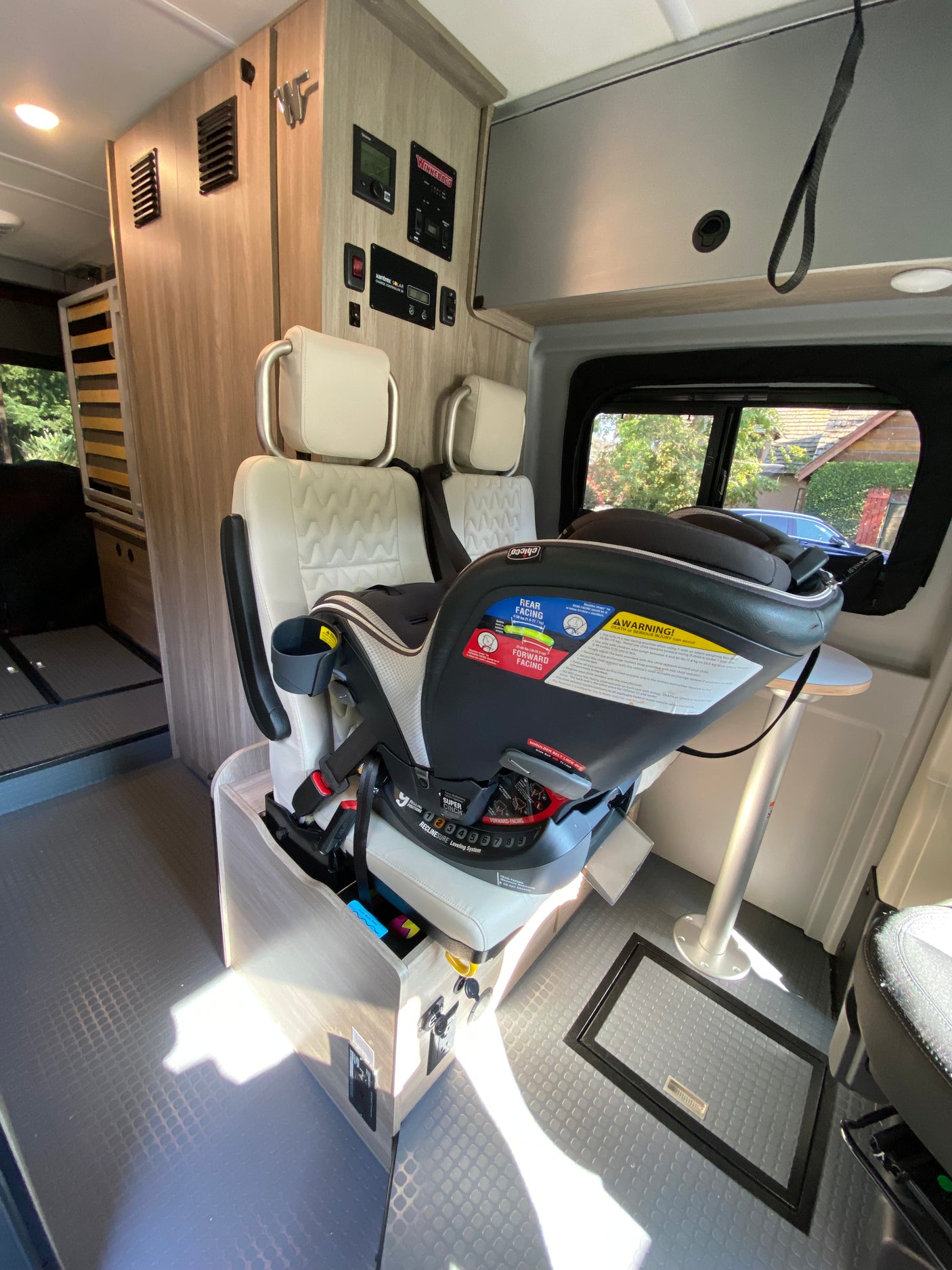2022 Winnebago Solis