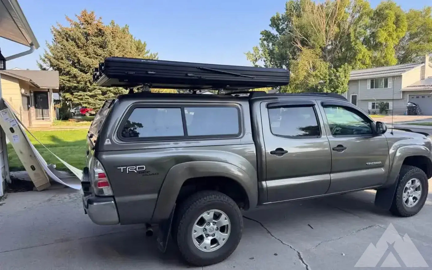 Top Oak Stellar Hard shell ROOF TOP TENT — new rooftop tents for sale (photo 2) — photo 2
