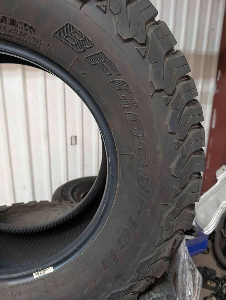 Bs Goodrich all-terrain t/a ko2 285/70r17 in Rio Rancho, NM (photo 2) — photo 2