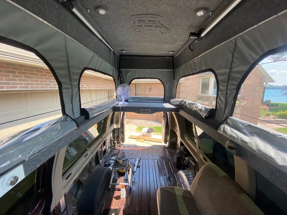 2001 Ford e350 ext body w/ 7.3l diesel, 4x4, & pop-top in San Rafael, CA (photo 11) — photo 11