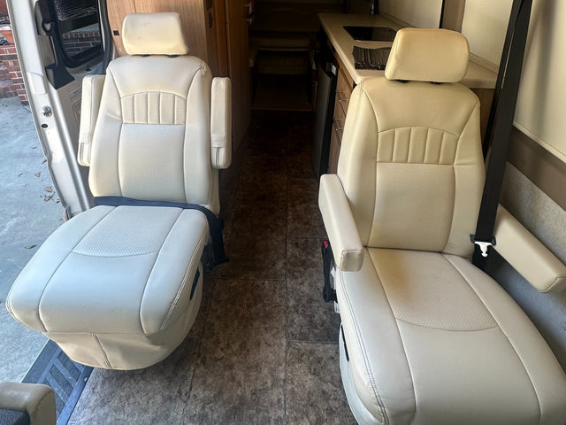 Winnebago Era Campervan — photo 3