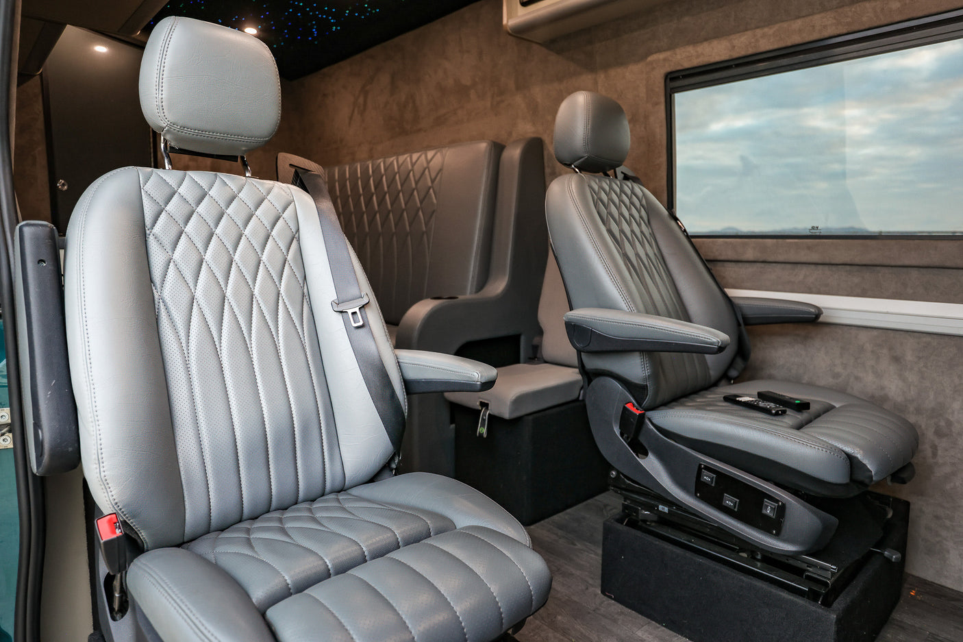 2023 Mercedes-Benz Sprinter (Green)