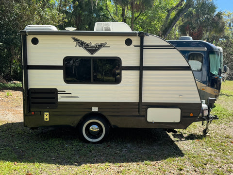 Fully Stocked Riverside Retro 135 | Lightweight Retro Camper | Easy Tow overland rental