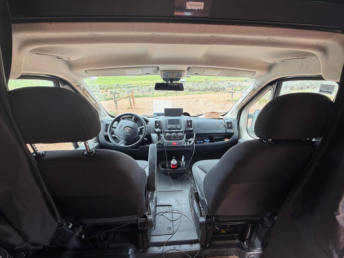 Solar-powered, Starlink-connected, Dog-friendly Adventure Van — photo 10