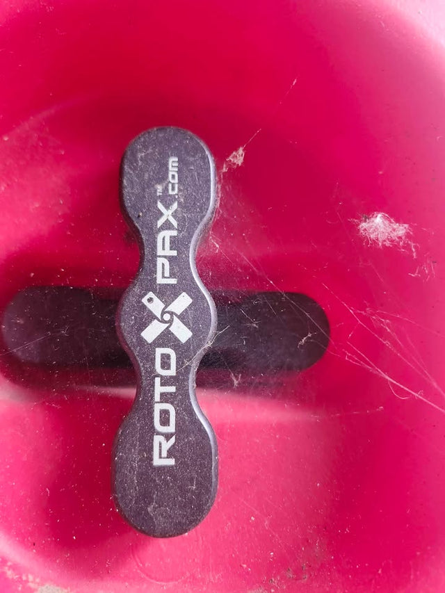 Roto pax gas cans — photo 3