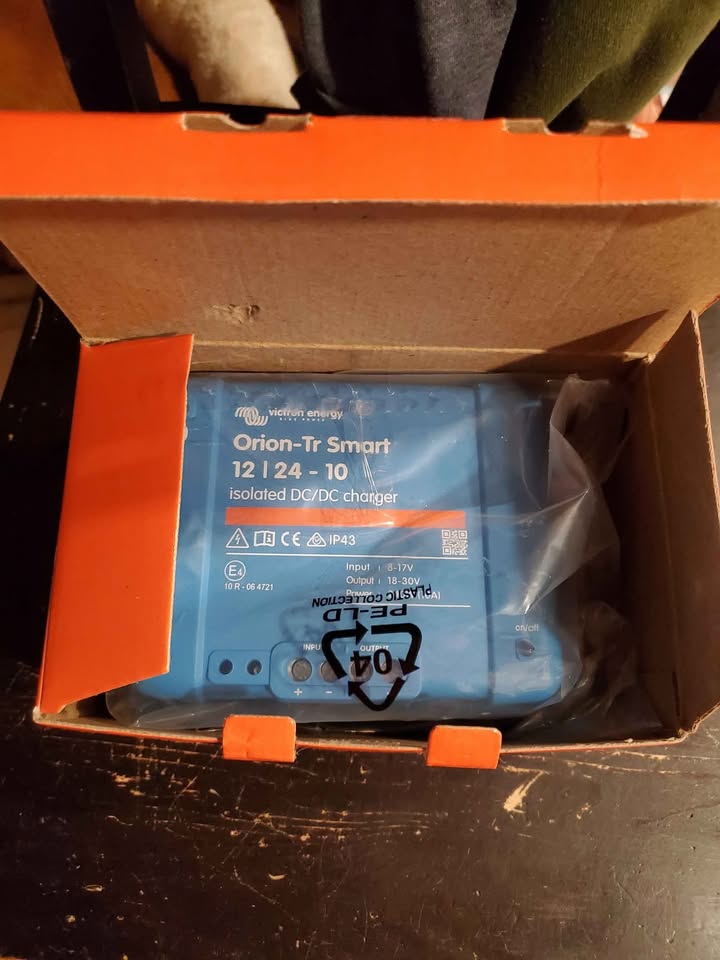 Victron dc to dc charger in Lake Stevens, WA (photo 2)