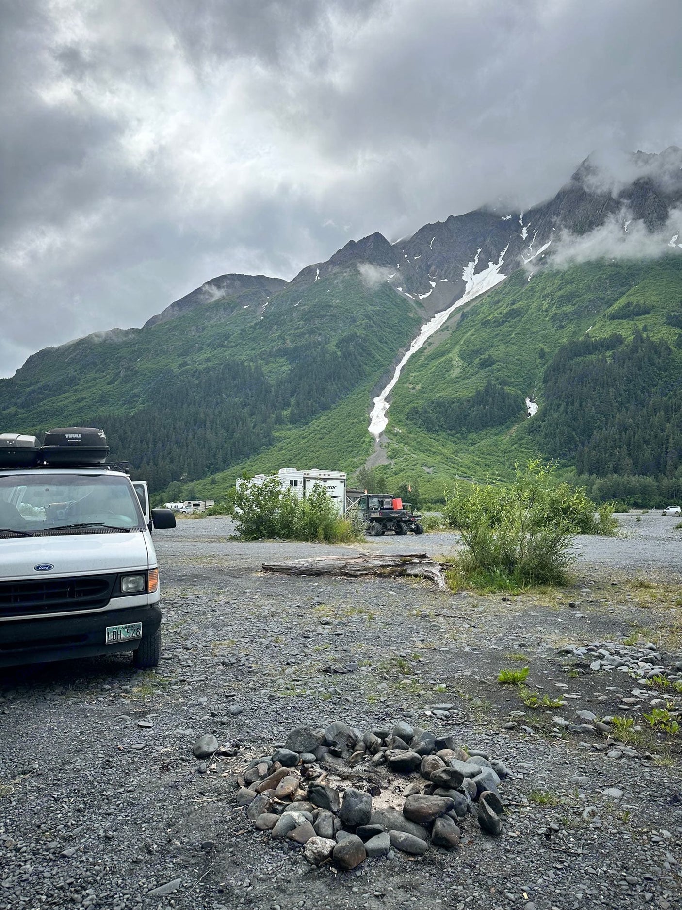 Badass Adventure Van - Free Airport Delivery - Unlimited Miles