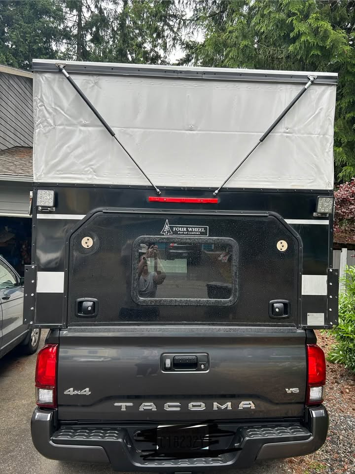 Four Wheel Camper Project M (model PMM 5.5) Pop-Up Truck Camper — photo 9