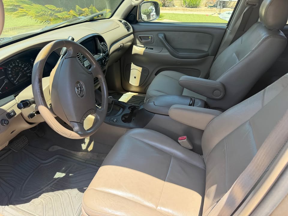 2006 Toyota Sequoia · SR5 Sport Utility 4D in Fresno, CA (photo 8) — photo 8