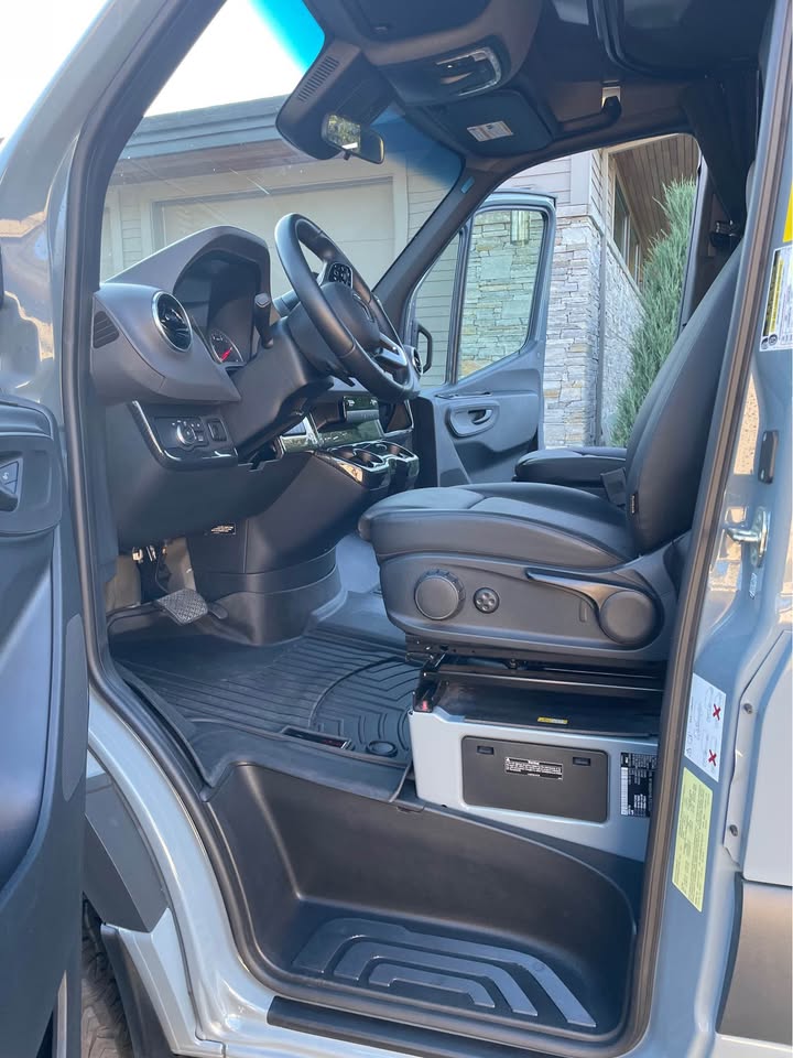 2022 Winnebago revel 44e in Portland, OR (photo 5) — photo 5