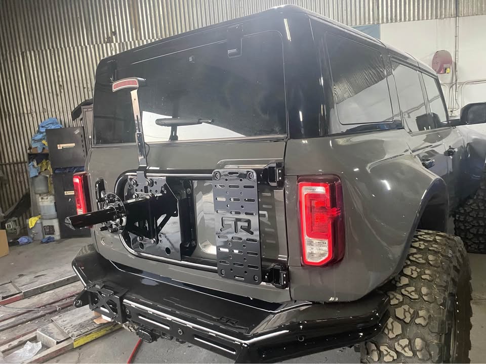 2021 Ford Bronco · Black Diamond Sport Utility 4D in Kingsburg, CA (photo 9) — photo 9