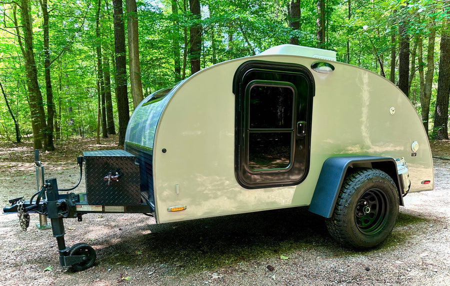 Compact teardrop camper