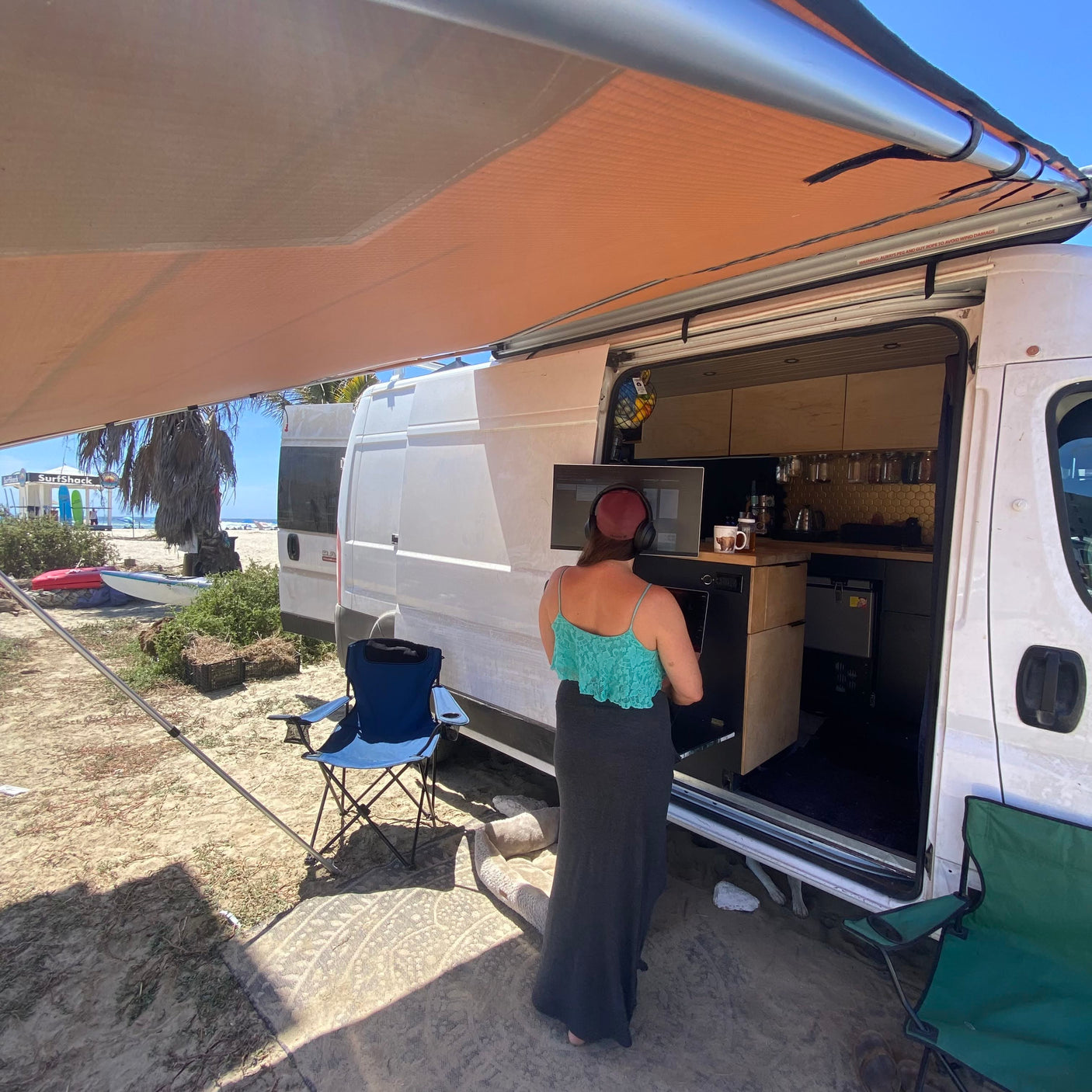 Lux Campervan | Starlink | Offgrid 2 Weeks | 4 Seasons | Huge Kitchen