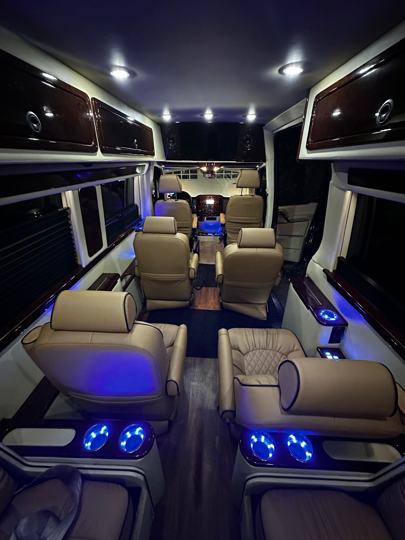 Midwest Auto Designs Touring Coach with Heated and Massage Seats