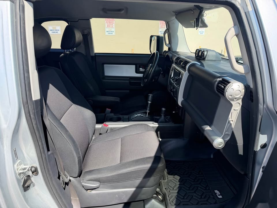 2007 Toyota FJ Cruiser · Sport Utility 2D in Orange, CA (photo 9)