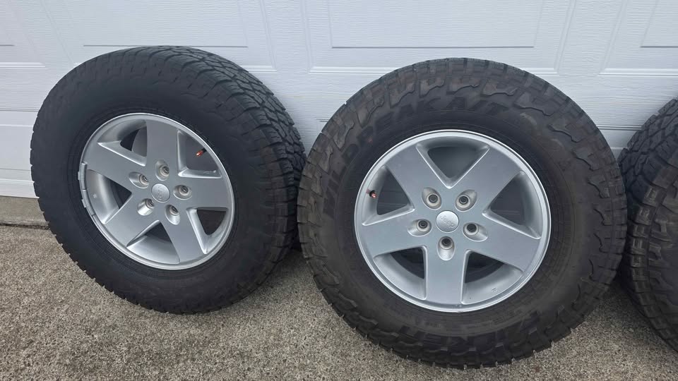 Jeep jk wheels/ falken wildpeak tires in Portland, OR (photo 2) — photo 2