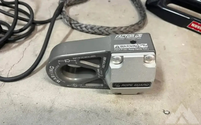 Warn VR EVO 12-S Winch + Factor 55 UltraHook — photo 3