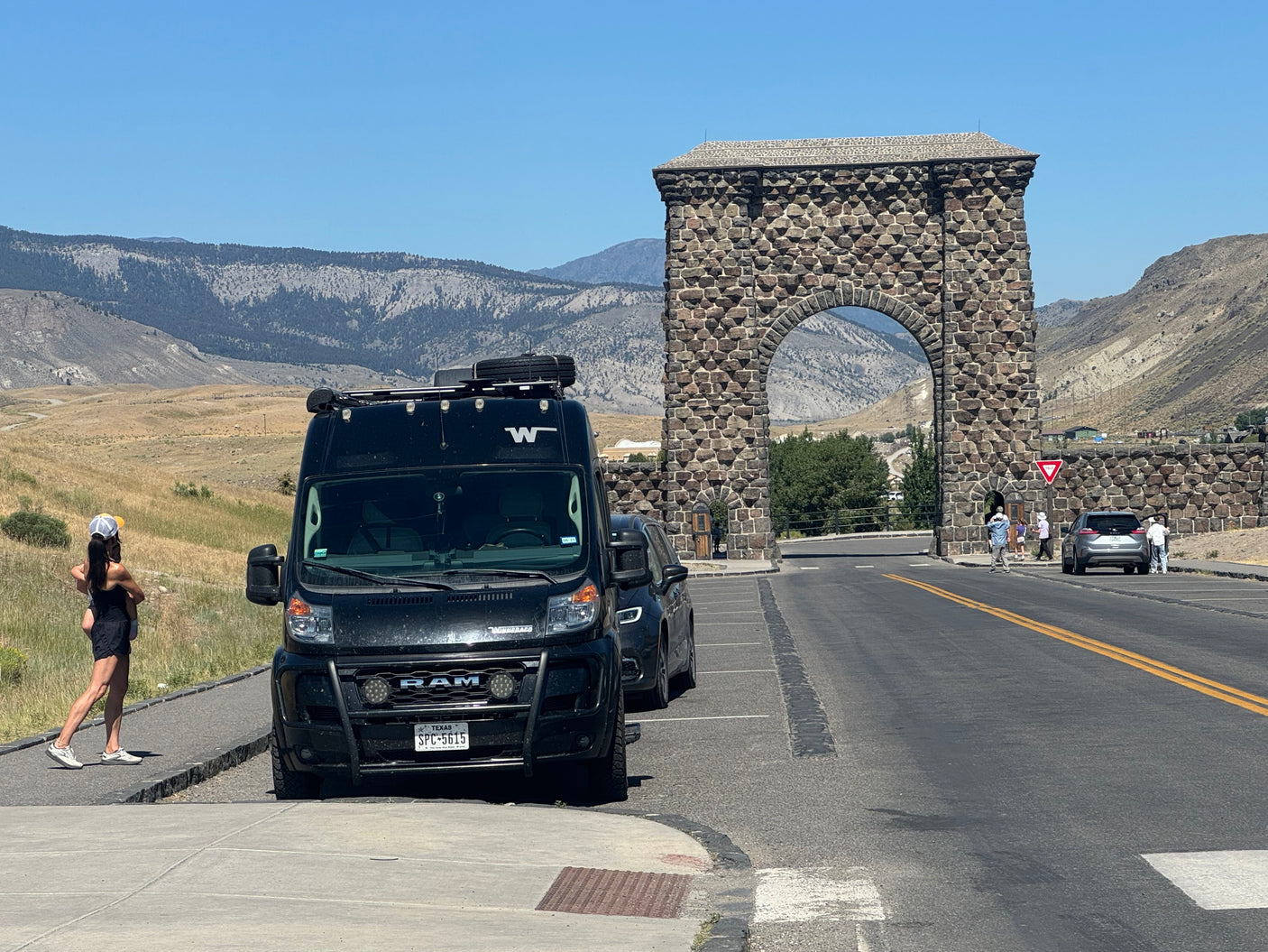 2020 Winnebago Travato 59GL (lithium, unlimited AC, pet friendly,sleeps 4)