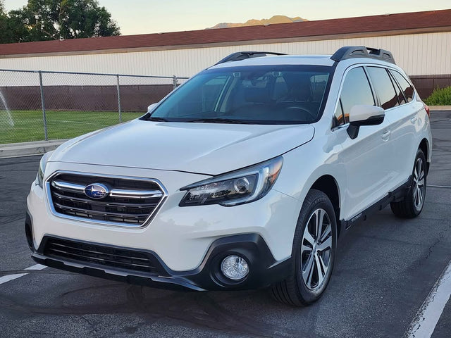 2019 Subaru Outback · 2.5i Limited Wagon 4D — photo 3