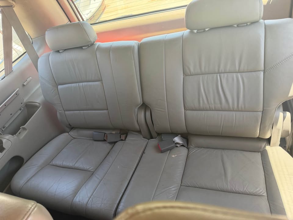 2006 Toyota Sequoia · SR5 Sport Utility 4D in Fresno, CA (photo 11) — photo 11