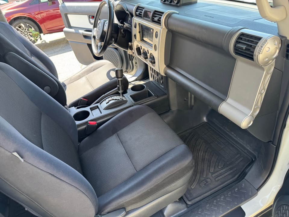 2013 Toyota FJ Cruiser · Sport Utility 2D in Ontario, CA (photo 12)