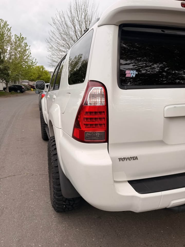 2006 Toyota 4Runner · Limited Sport in Portland, OR (photo 2) — photo 2