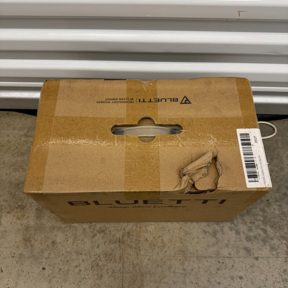 BLUETTI Hub D1 DC Power Hub 700W Max Output for Apex 300 Power Station for RV in Seattle, WA (photo 4) — photo 4