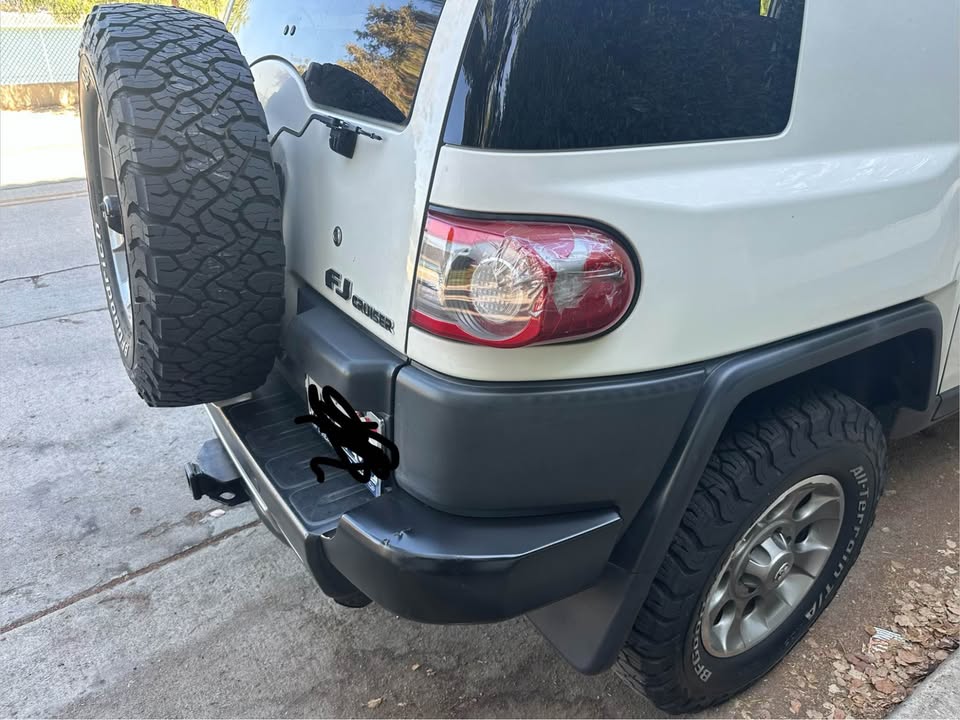 2012 Toyota FJ Cruiser · 4WD in Los Angeles, CA (photo 6)