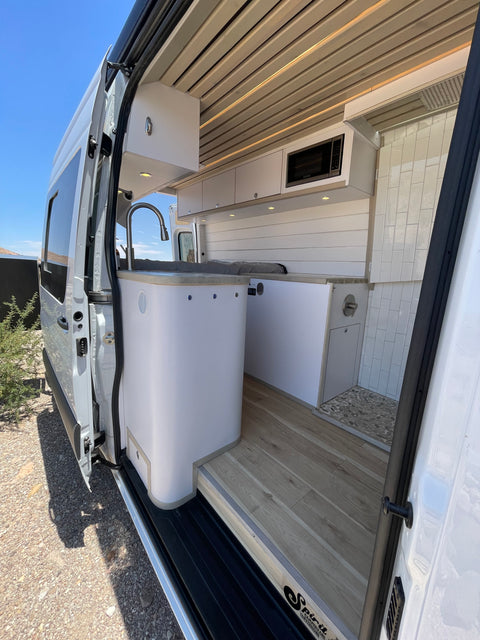 Sprinter Dream Van Fully Loaded Sand overland rental