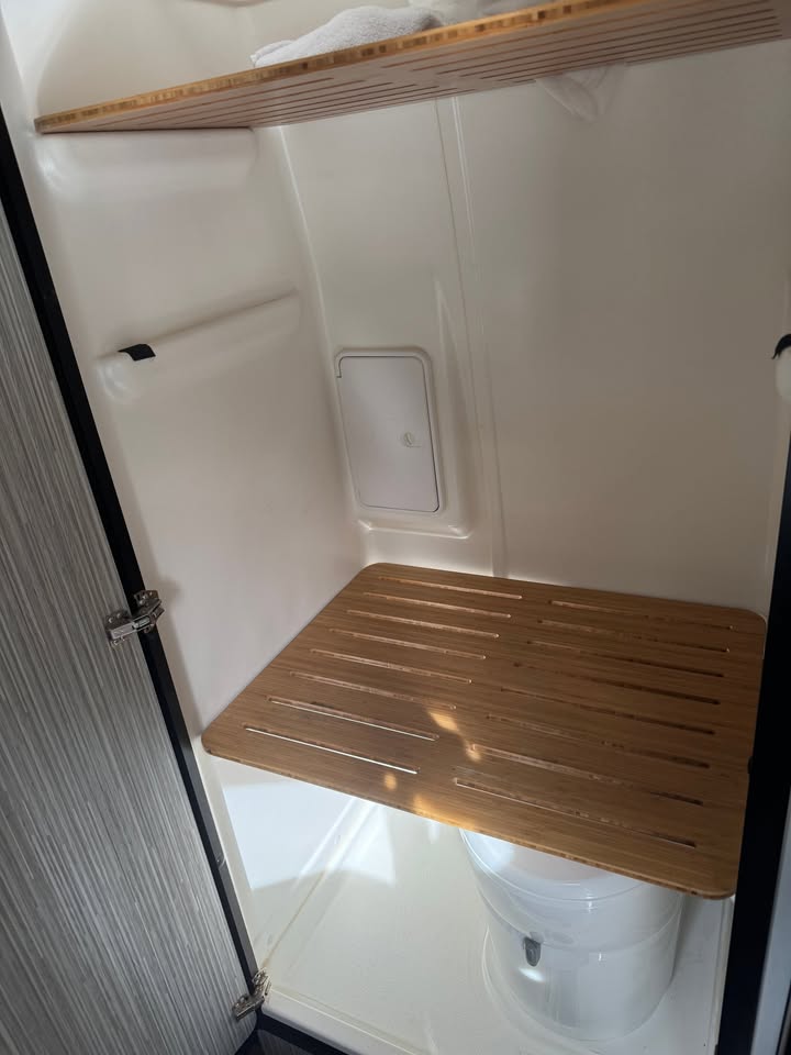 2020 Mercedes/Winnebago Sprinter Revel 4x4 in Canby, OR (photo 11) — photo 11