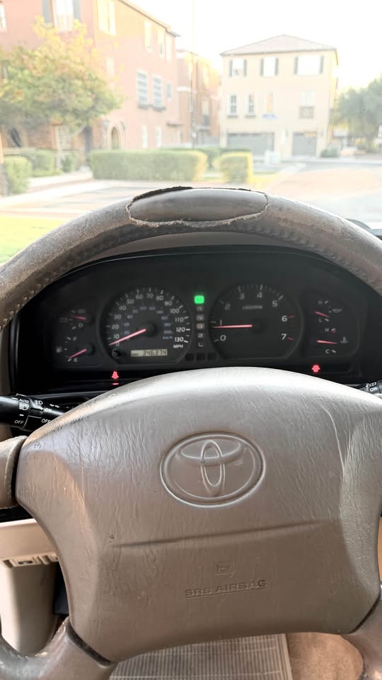 2000 Toyota Landcruiser · Sport Utility 4D in Gilbert, AZ (photo 6)