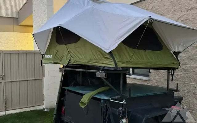 Yakima 3 man roof top tent — photo 3