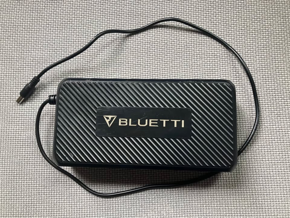 Portable Power Station BLUETTI AC200MAX. Also selling Bluetti B300 Expansion Battery in Boise, ID (photo 3)